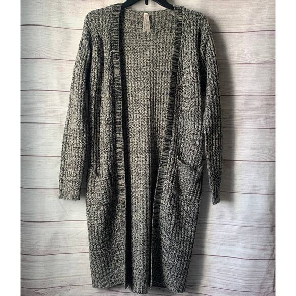 Ashley by 26 International Long Knit Sweater Open Front Pockets Size Medium - Picture 1 of 16